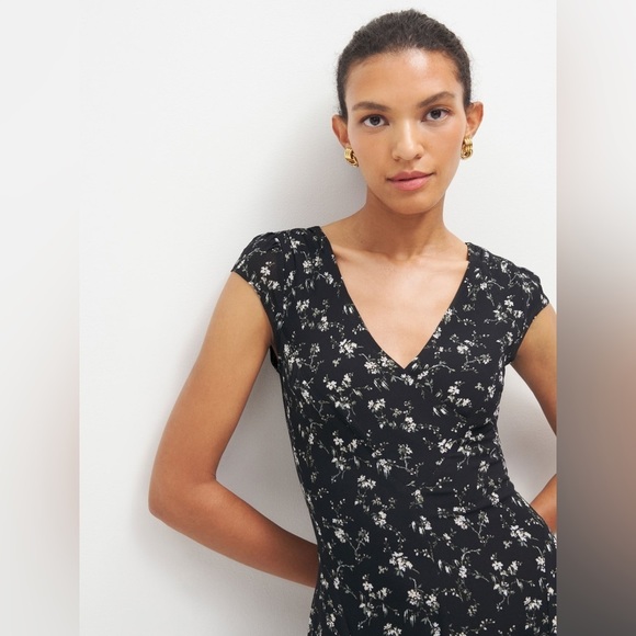 NWT Reformation Baden Dress in Lucien Black Floral |  size 2 - Picture 6 of 11